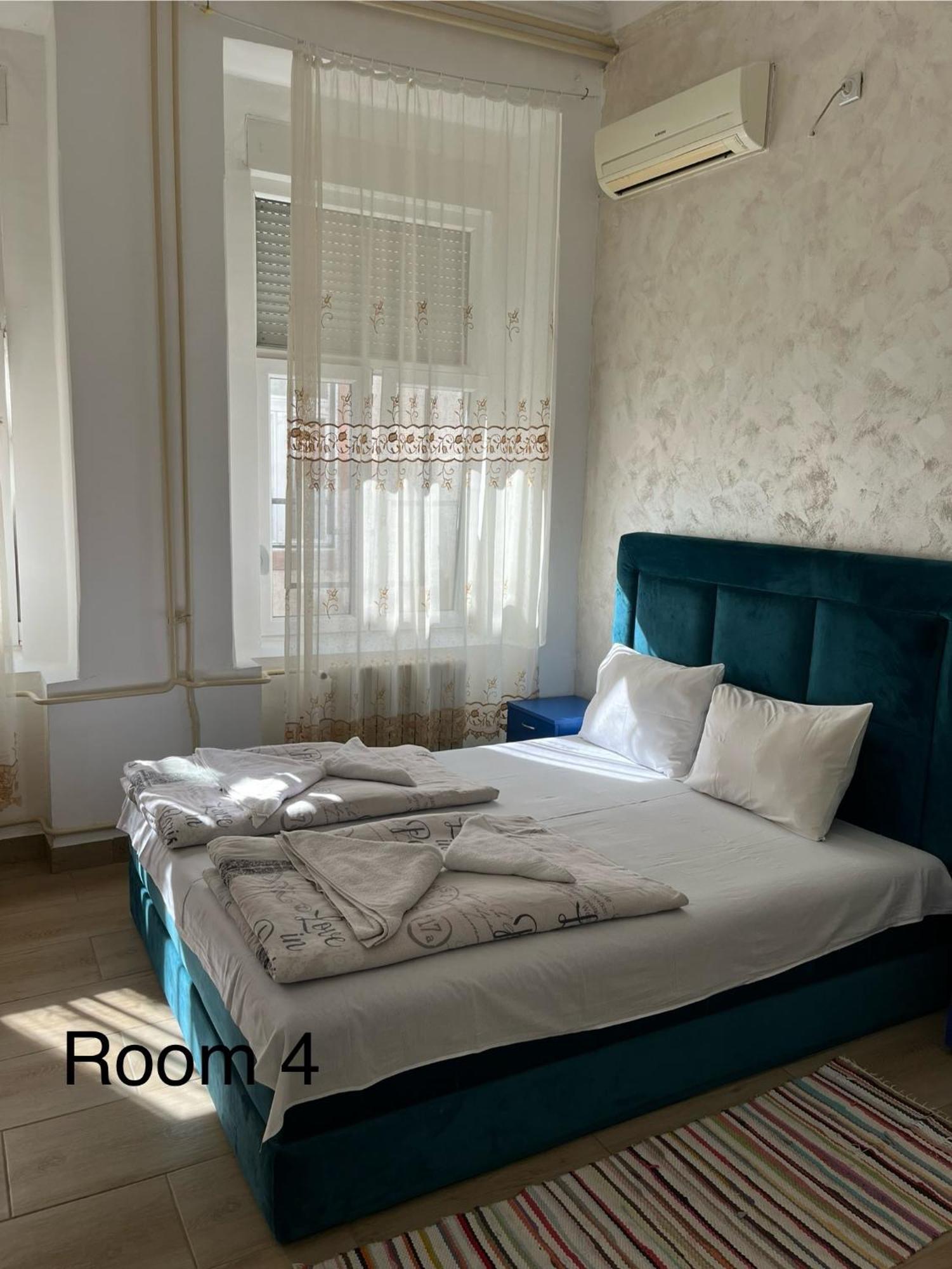 Sobe Sa Sopstvenim Kupatilom Private Rooms Bathroom In Center 노비사드 외부 사진