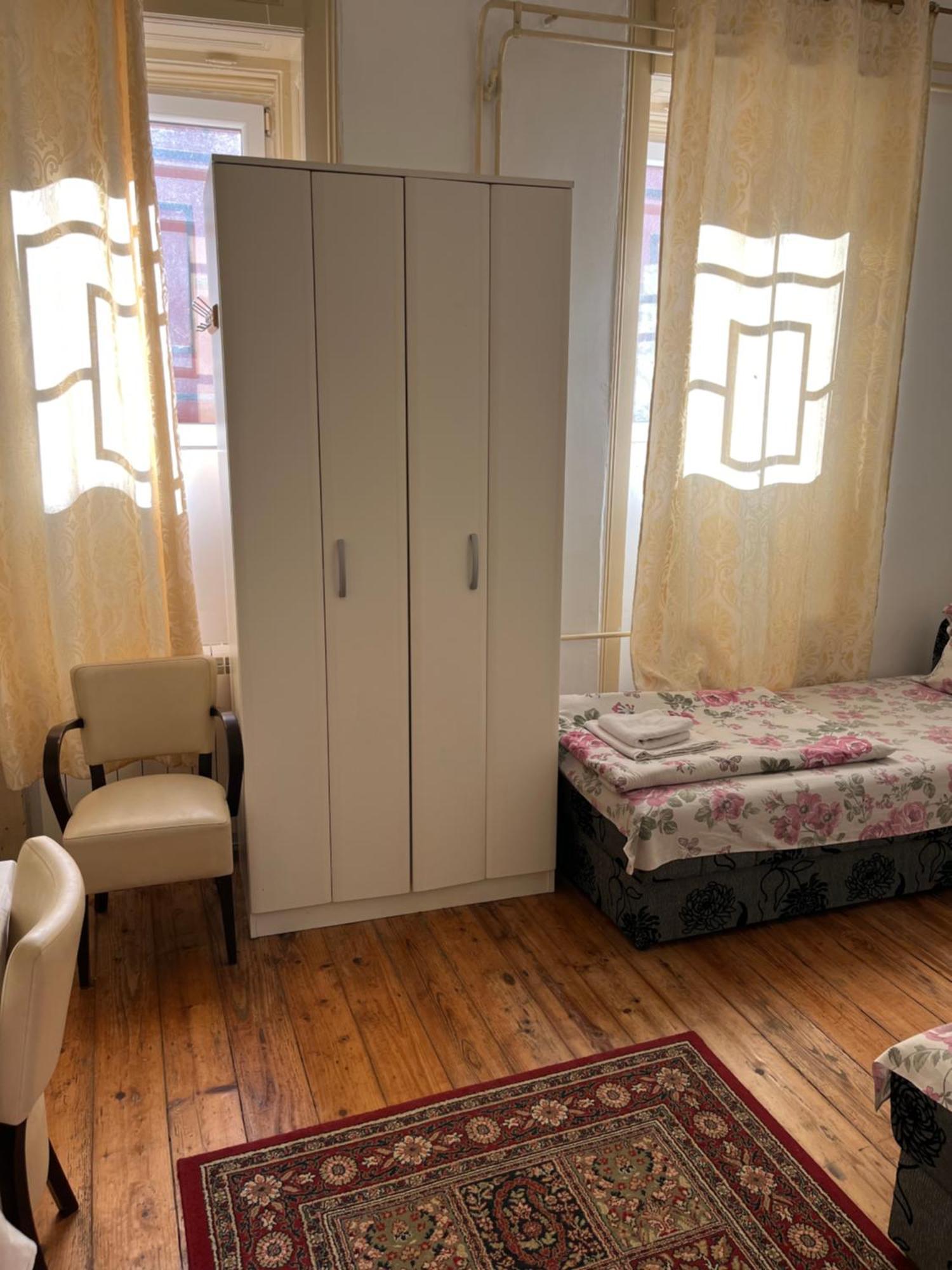 Sobe Sa Sopstvenim Kupatilom Private Rooms Bathroom In Center 노비사드 외부 사진