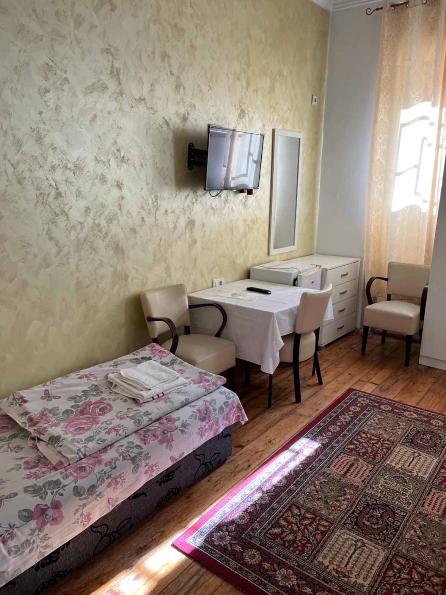 Sobe Sa Sopstvenim Kupatilom Private Rooms Bathroom In Center 노비사드 외부 사진