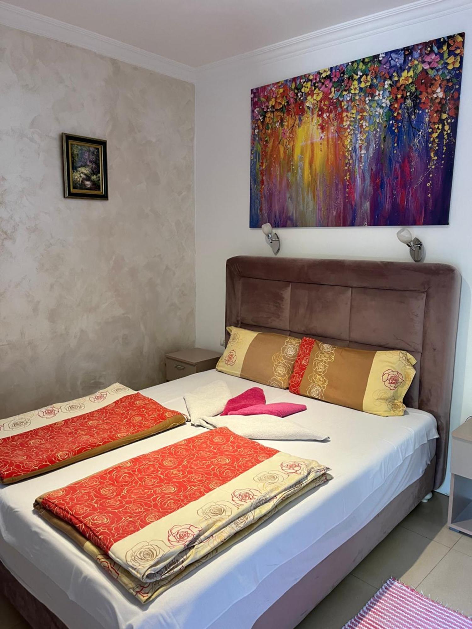 Sobe Sa Sopstvenim Kupatilom Private Rooms Bathroom In Center 노비사드 외부 사진