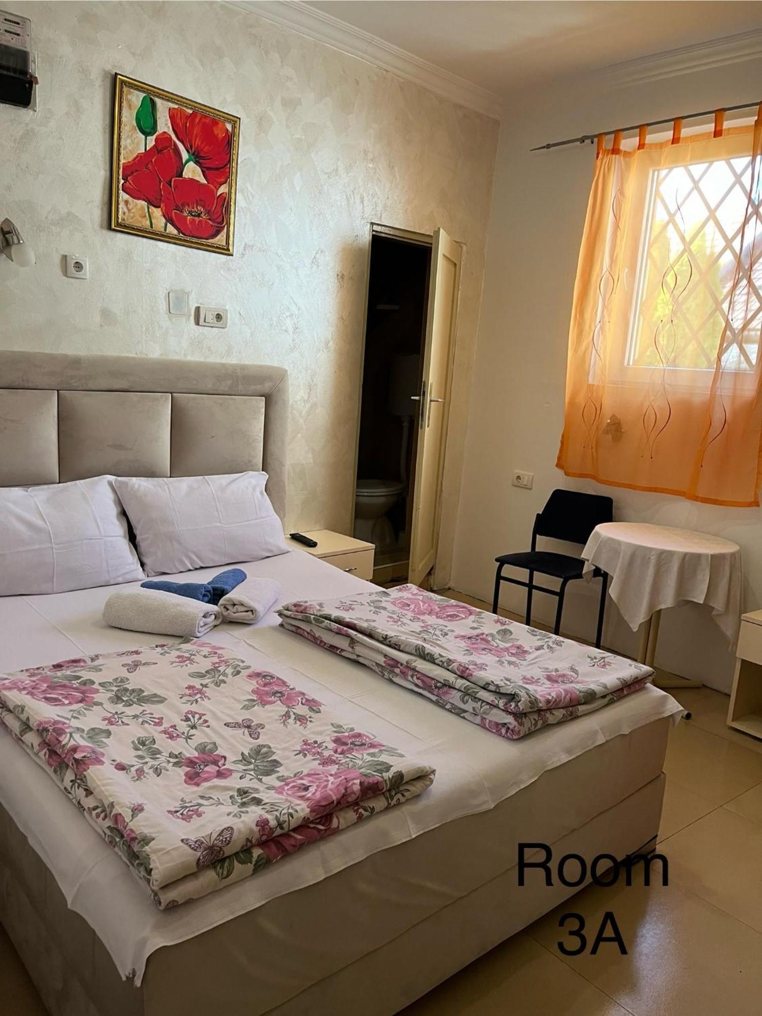 Sobe Sa Sopstvenim Kupatilom Private Rooms Bathroom In Center 노비사드 외부 사진