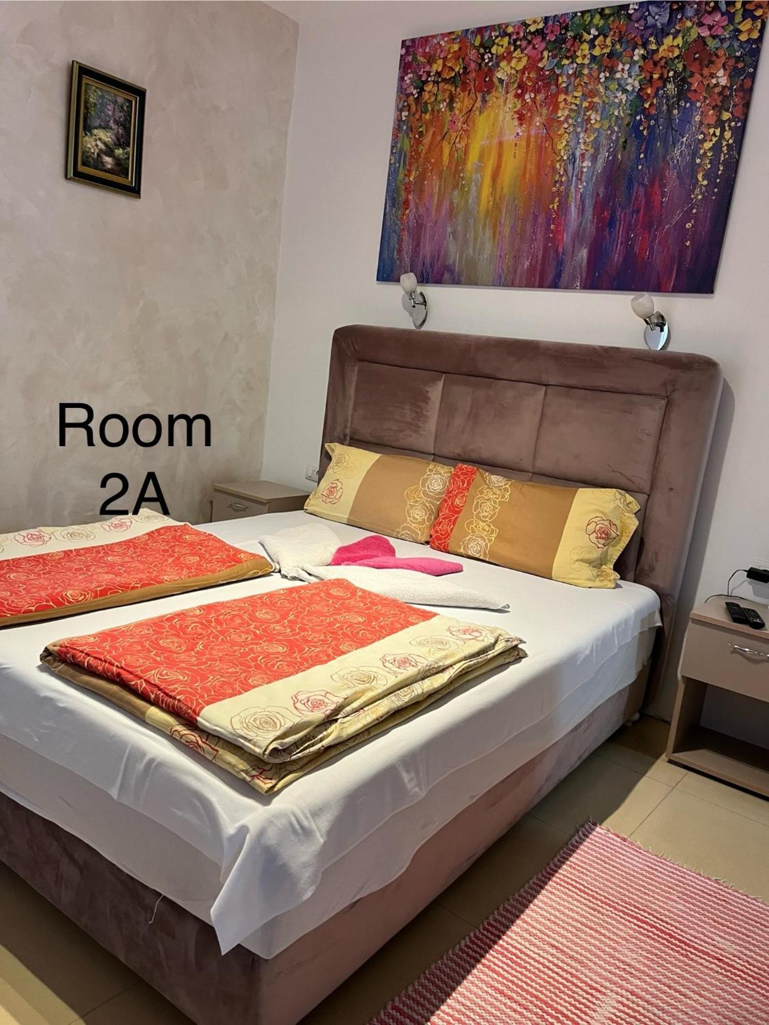 Sobe Sa Sopstvenim Kupatilom Private Rooms Bathroom In Center 노비사드 외부 사진