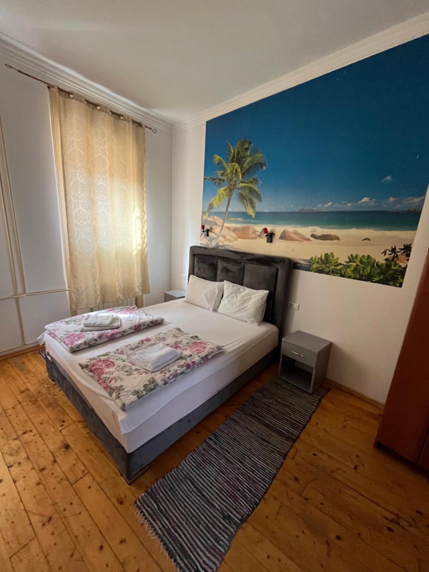 Sobe Sa Sopstvenim Kupatilom Private Rooms Bathroom In Center 노비사드 외부 사진